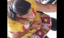Cea mai tare servitoare indiană sânii mari decolteu