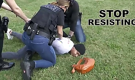 Custodio negro - bolso ladrón aprende una lección cuando chunky boodle sobreprotege policías girarlo afuera