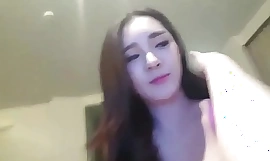 Korean cam modelo muestra ella tiene leche en su camino titties
