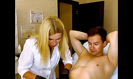 SugarNadya memberi wartakan gunting rambut di sekeliling orang Rusia - petak webcam keluar