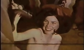Vintage pornostalgija, Grešne sedamdesete, Međurasni seks utroje