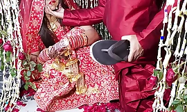 Indické svatební líbánky XXX v hindštině