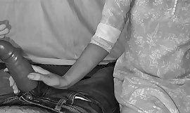 भारतीय बड़ा लंड आंटी की चुत चोदने की कहानी पोर्न सेक्स वीडियो के साथ