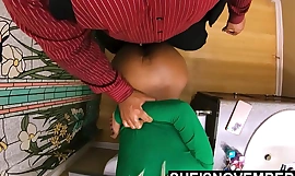 4k msnovember 把这个小穴放在我面前我弄断了你的胳膊与继父进行痛苦的性交在马桶上用他继女的阴部扭动她的胳膊并在 sheisnovember xxx 上钉上她多汁的黑屁股