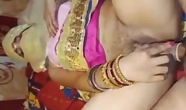 My friend's wife was in a pink saree, I fucked her, tell me in the comments how you liked the video
