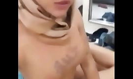 Muslim Indonesian Tranny get fucked by lucky guy