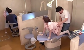 Jav-ster Eimi Fukada, echte Japanse tandarts, riskante paring