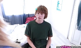 “记住，这只是你和我之间的事”——丰满的继母向拥有阴户的继子致敬——莉莉·詹姆斯——