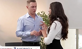 Niegrzeczna Ameryka - April Olsen kocha muzykę, a teraz chce powiedzieć Lemanowi nie, mistrzowi fortepianu, sąsiadowi