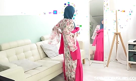 Small muslim wifey needs anent come into possession of fresh sundress