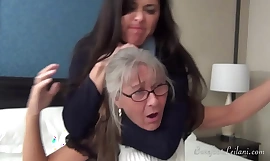 Špionážní agent vs. zralá Sheila