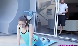 Yoga tiener doggystyle
