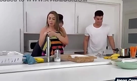 Mój penis nigdy nie zapomni, jak dobrze jest mieszać niegrzeczną Boliwijkę z gorącą Argentynką