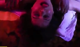 인도의 아름다운 가슴을 가진 소녀 다루 파티 섹스! 선명한 오디오와 함께