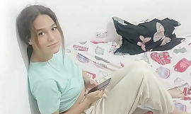 Entering my sister's cabooses in the matter of surprise her not far from an extremely exclusive gift