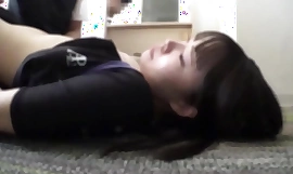 Zdrowa dziewczyna na diecie sfilmowana w hotelu nr 3