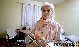 MATURE4K. Charmer foretrækker at arbejde i klientens navn som repræsentant for arbejdet.