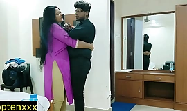 Seksuele ontmoeting tussen een hete Indiase huisvrouw en een Hindi-audio-opname