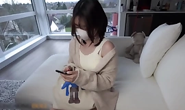 我和一个来我家做客的亚洲小女孩发生了性关系。