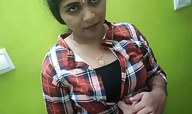 A falta de energia deixa uma dona de casa indiana rechonchuda presa na escuridão abafada, sua buceta marrom e suculenta ansiando pelo enorme pênis não circuncidado do marido barbudo, cuja excitação aumenta com brincadeiras sexuais picantes no cu.