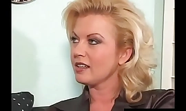 The 20yo boys are the only ones that can keep up with this mature pussy's demands